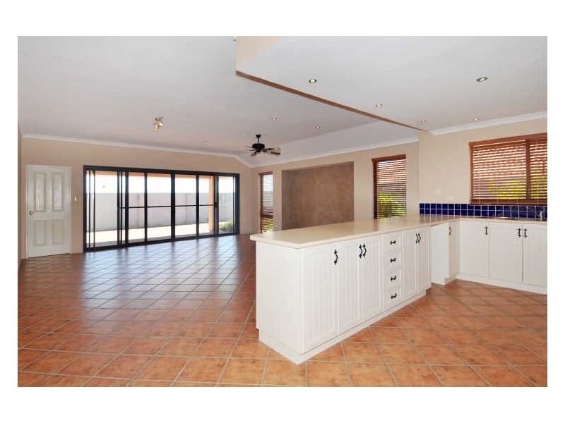 15 Paperbark Way, Wannanup WA 6210