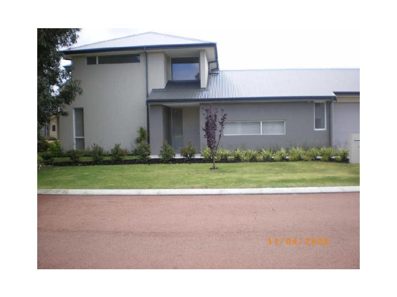 4 Tylney Loop, Meadow Springs WA 6210