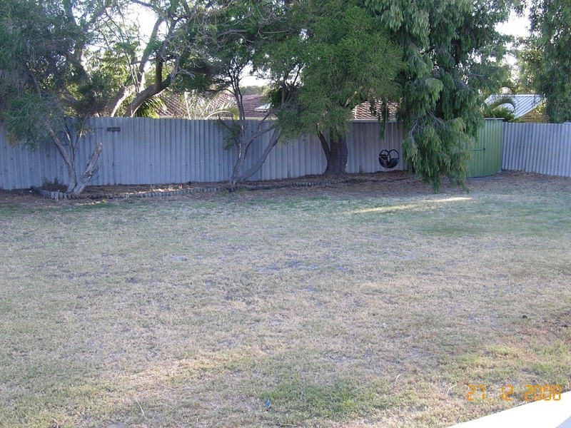 42 Mahogany Drive, Halls Head WA 6210