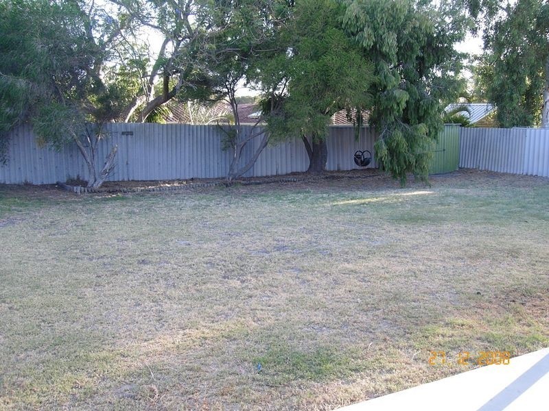 42 Mahogany Drive, Halls Head WA 6210