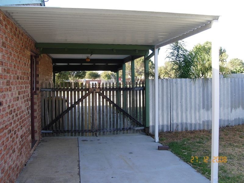 42 Mahogany Drive, Halls Head WA 6210