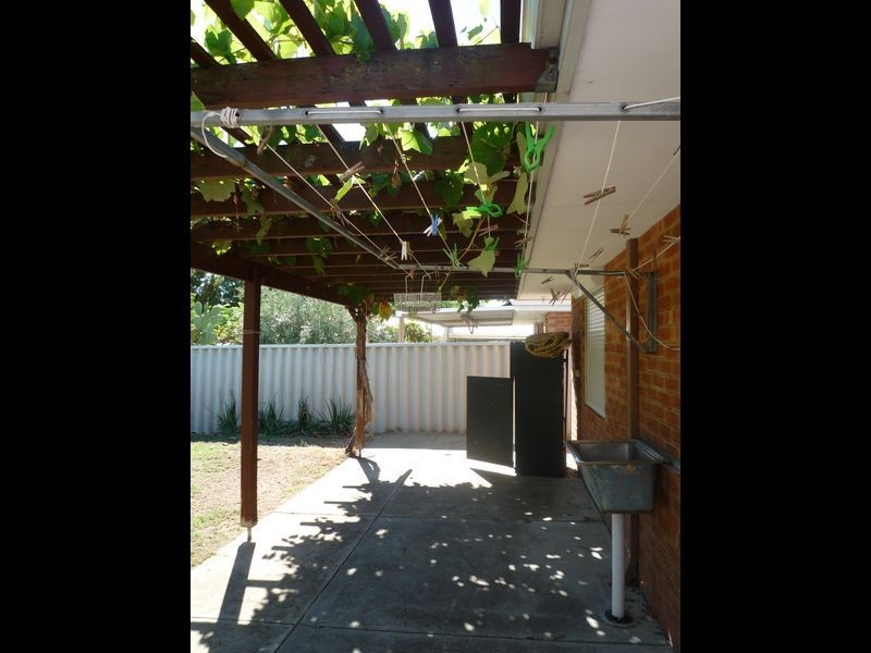 1/6 Canterbury Terrace, Meadow Springs WA 6210