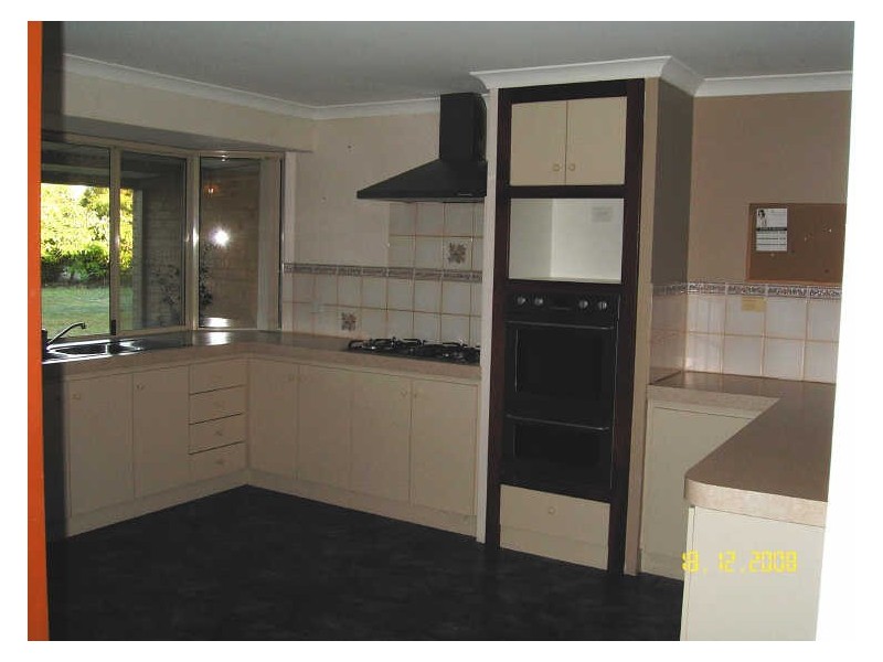 4 Summerhill Drive, Stake Hill WA 6210