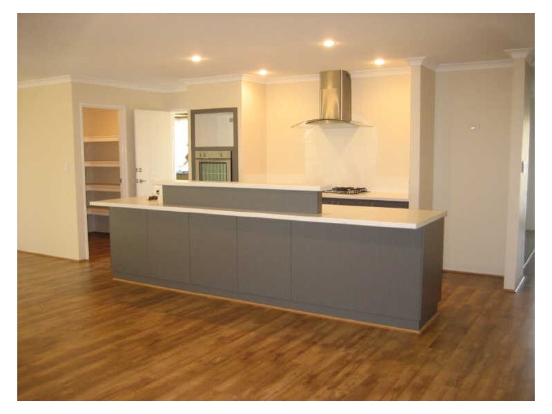 81 Badgerup Avenue, Lakelands WA 6210