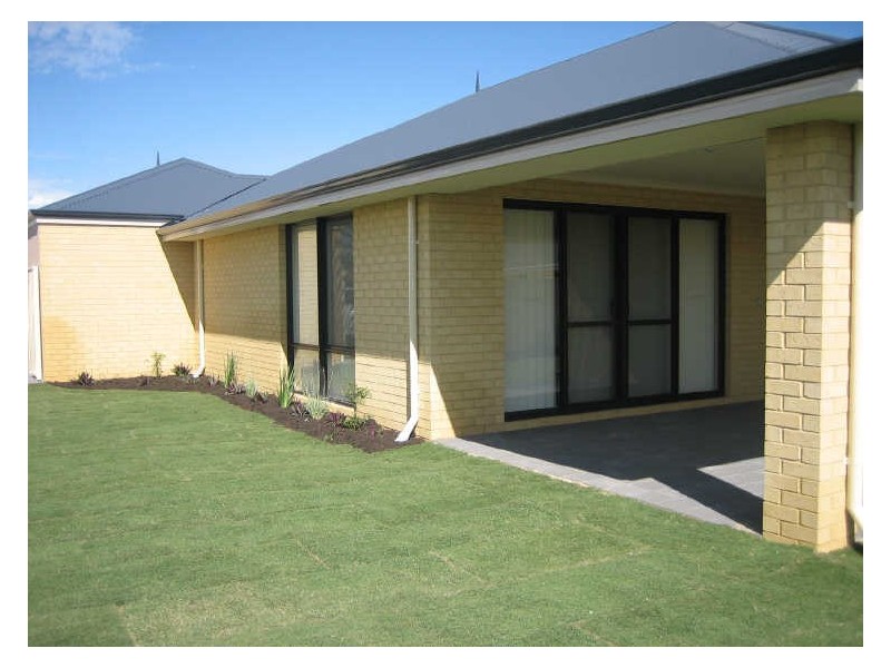 81 Badgerup Avenue, Lakelands WA 6210