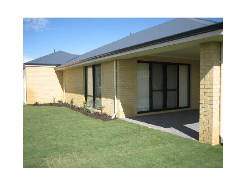 81 Badgerup Avenue, Lakelands WA 6210