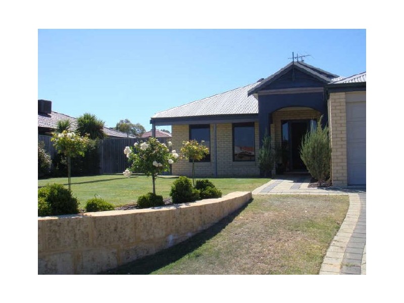 141 Peelwood Parade, Halls Head WA 6210