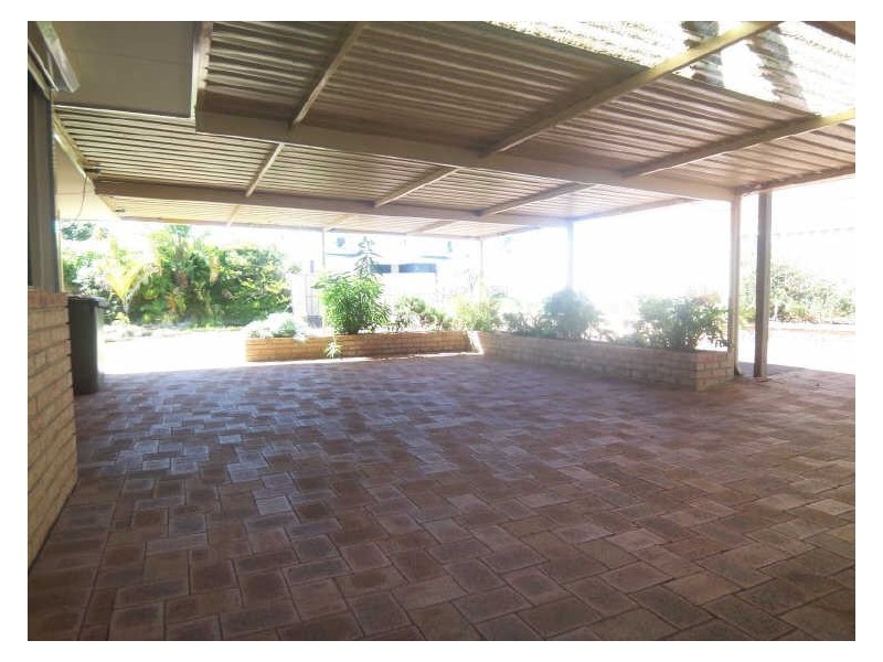 1 Clipper Way, Halls Head WA 6210