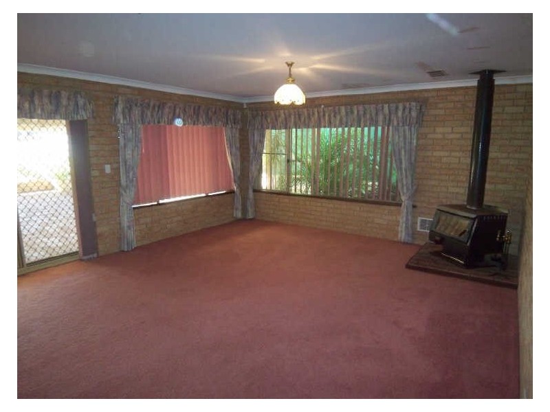 1 Clipper Way, Halls Head WA 6210