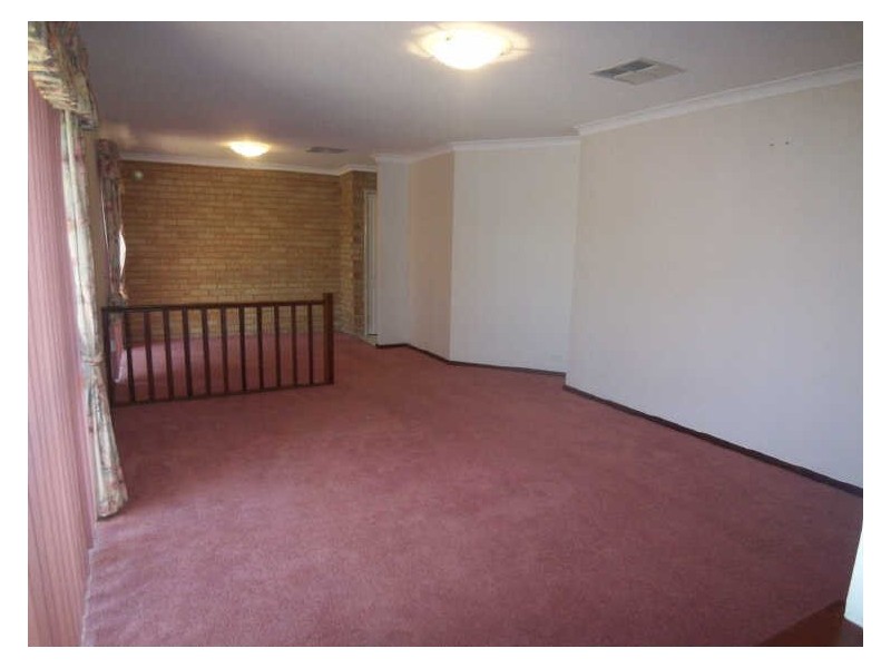 1 Clipper Way, Halls Head WA 6210