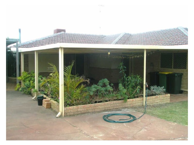 1 Clipper Way, Halls Head WA 6210