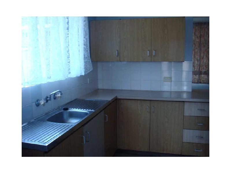 8 Warbrook Ave, Coodanup WA 6210