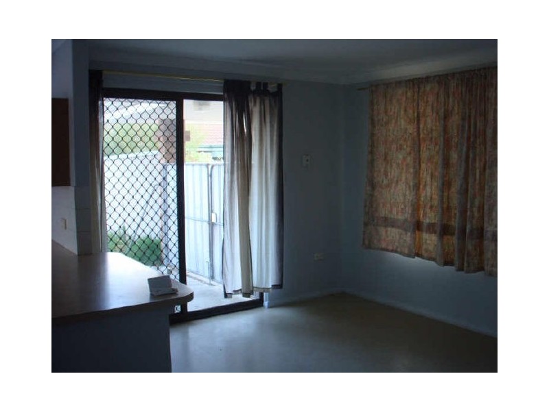 8 Warbrook Ave, Coodanup WA 6210