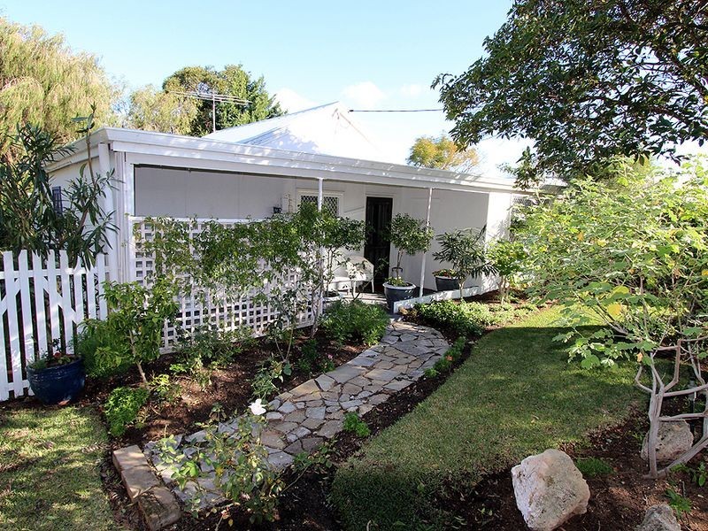 43 Wyeree Road, Mandurah WA 6210