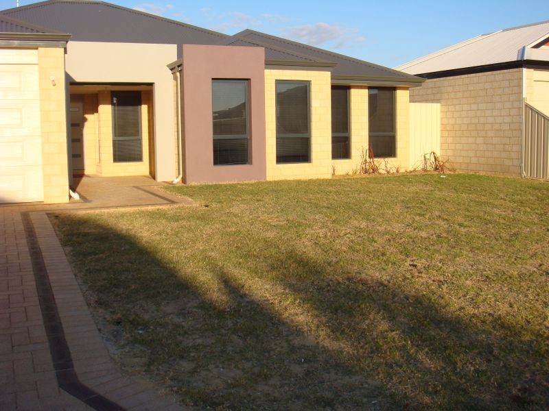 14 Nellie Green, Dudley Park WA 6210
