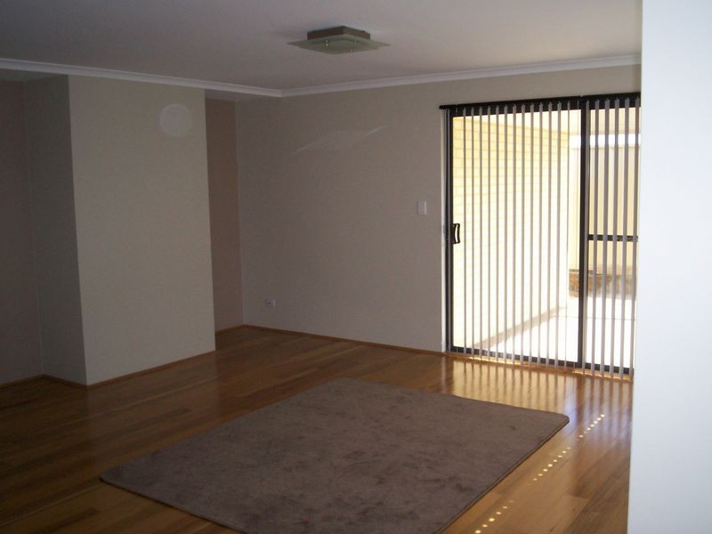 21 Kerkeri Heights, Parklands WA 6180