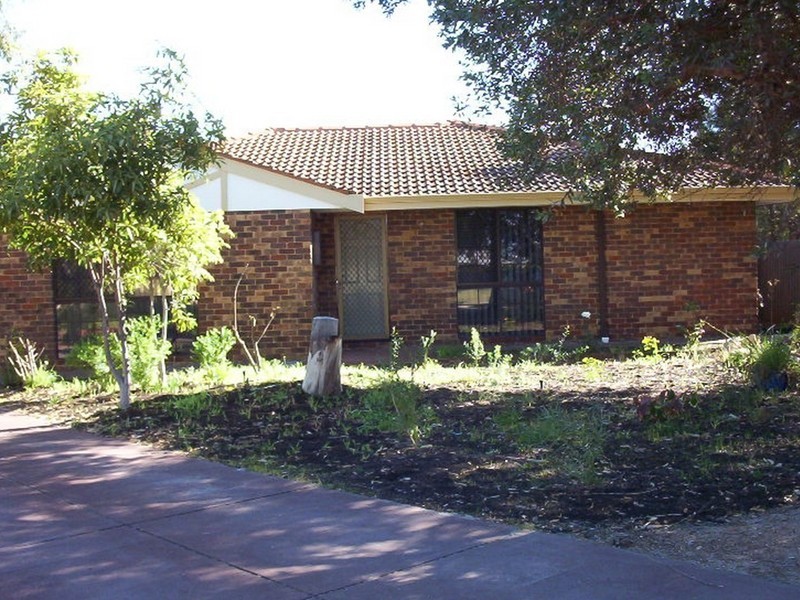 2 Kent Close, Halls Head WA 6210
