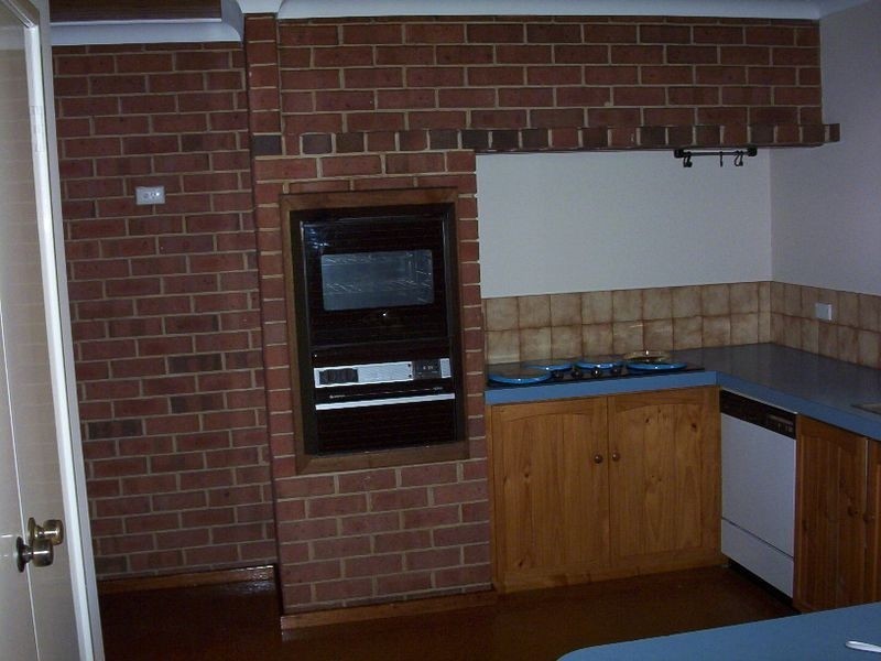 2 Kent Close, Halls Head WA 6210