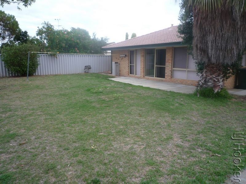 2 Penrith Street, Dudley Park WA 6210