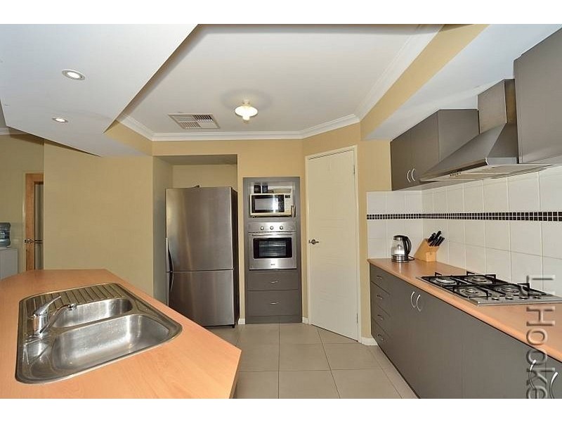 10 Balicup Way, Lakelands WA 6180