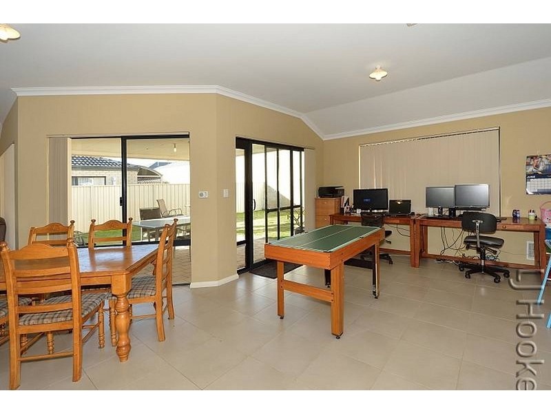 10 Balicup Way, Lakelands WA 6180