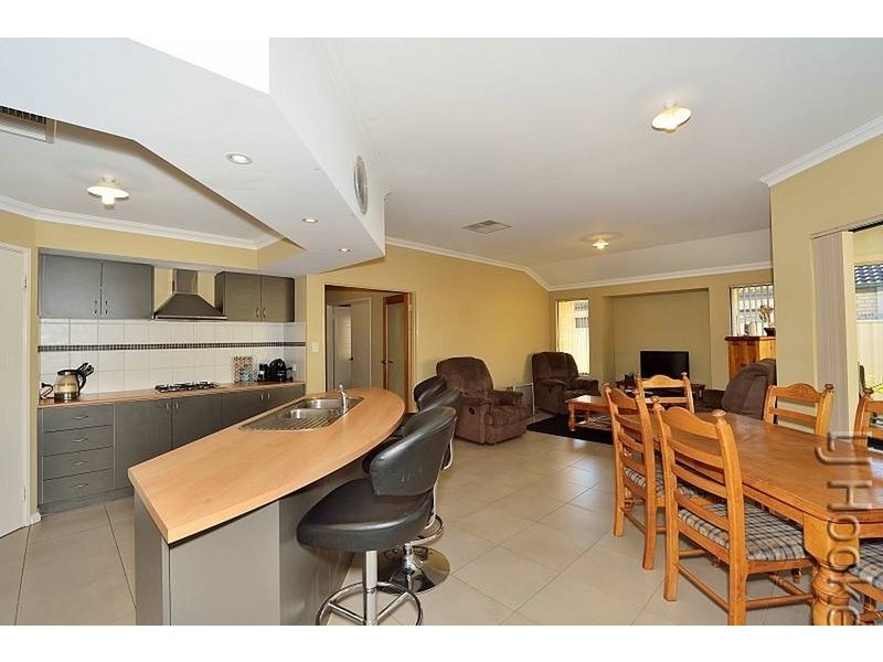 10 Balicup Way, Lakelands WA 6180