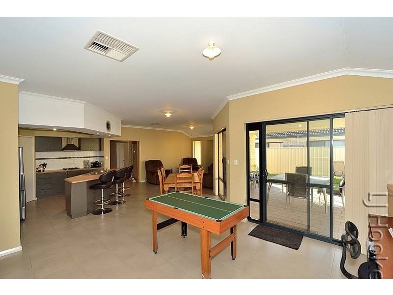 10 Balicup Way, Lakelands WA 6180