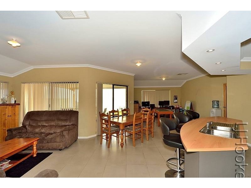 10 Balicup Way, Lakelands WA 6180