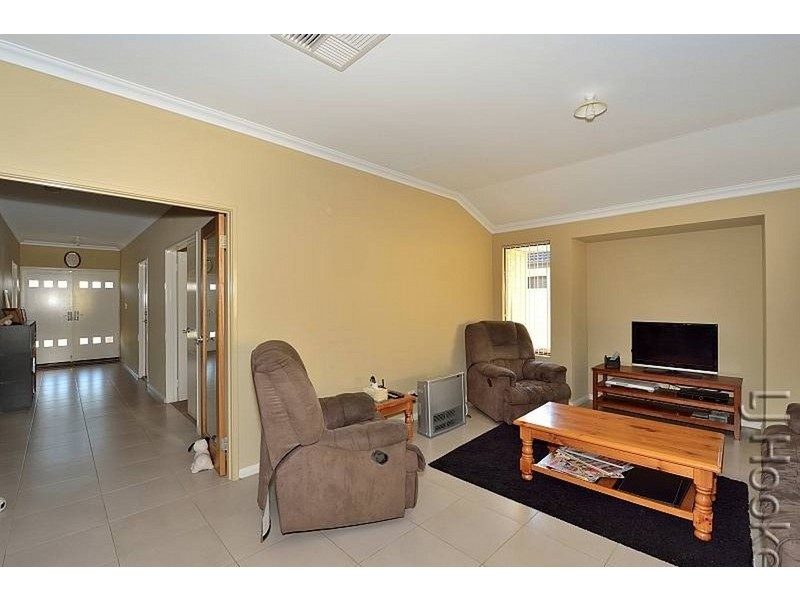 10 Balicup Way, Lakelands WA 6180