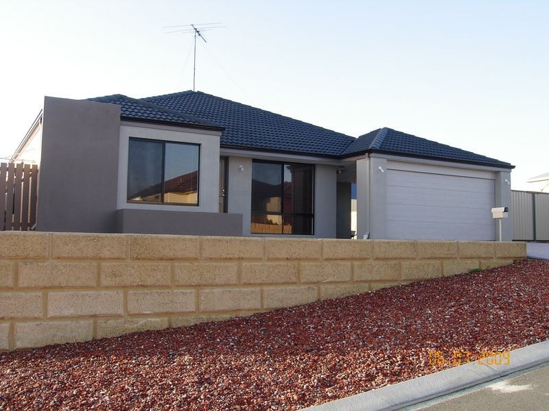 8 Kondinin Way, Dawesville WA 6211