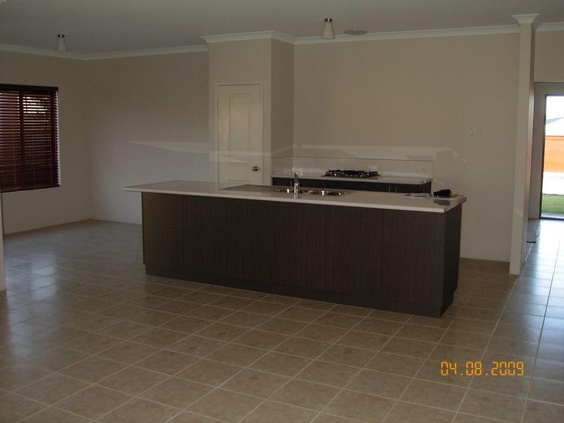 8 Kondinin Way, Dawesville WA 6211