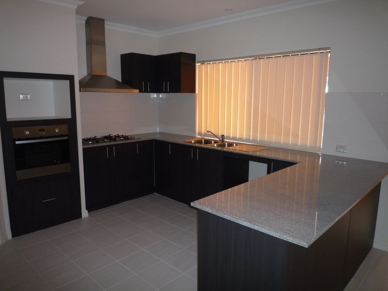 5 Quandong Parkway, Halls Head WA 6210