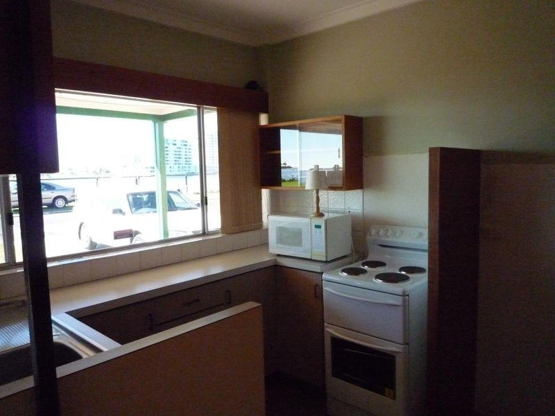 6 Fairbridge Road, Halls Head WA 6210