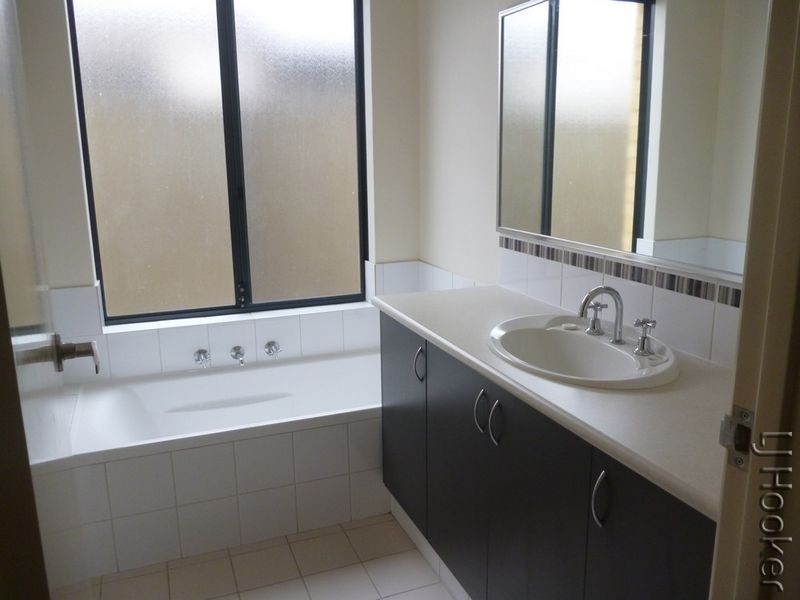 15 Bremer Way, South Yunderup WA 6208