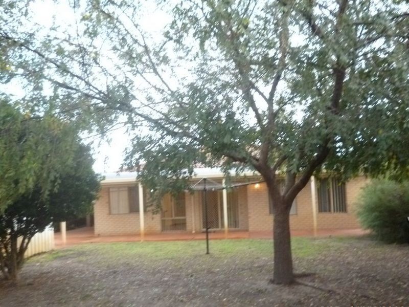 14 Templetonia Promenade, Halls Head WA 6210