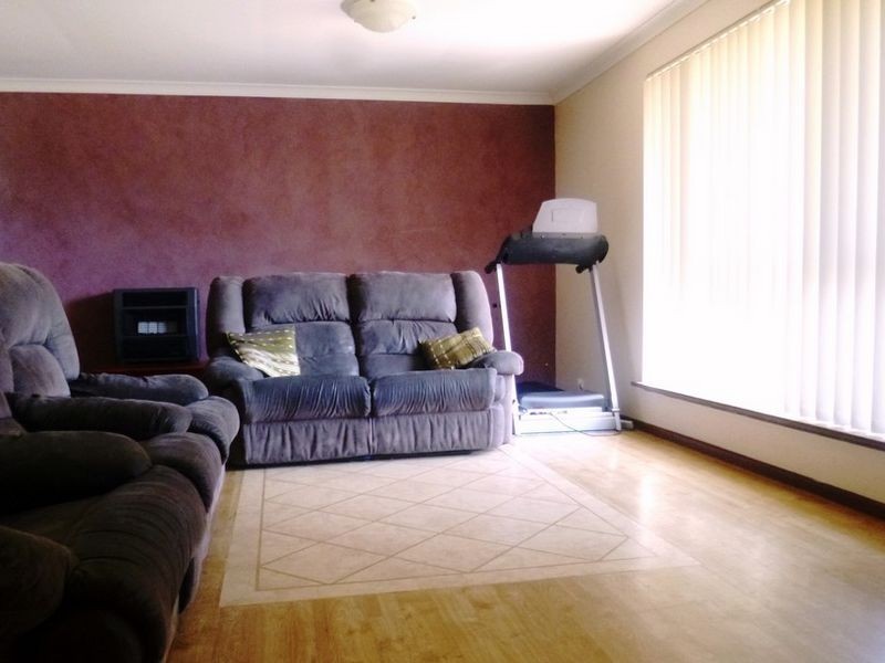 1 Aberdeen Close, Halls Head WA 6210