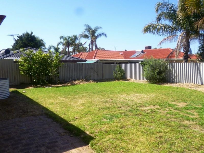 1 Aberdeen Close, Halls Head WA 6210