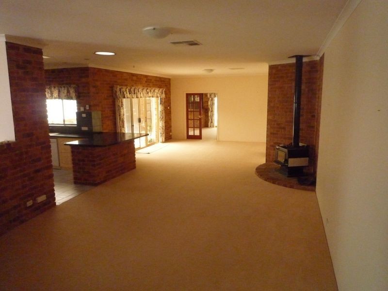 2 Quadrant Rise, Halls Head WA 6210