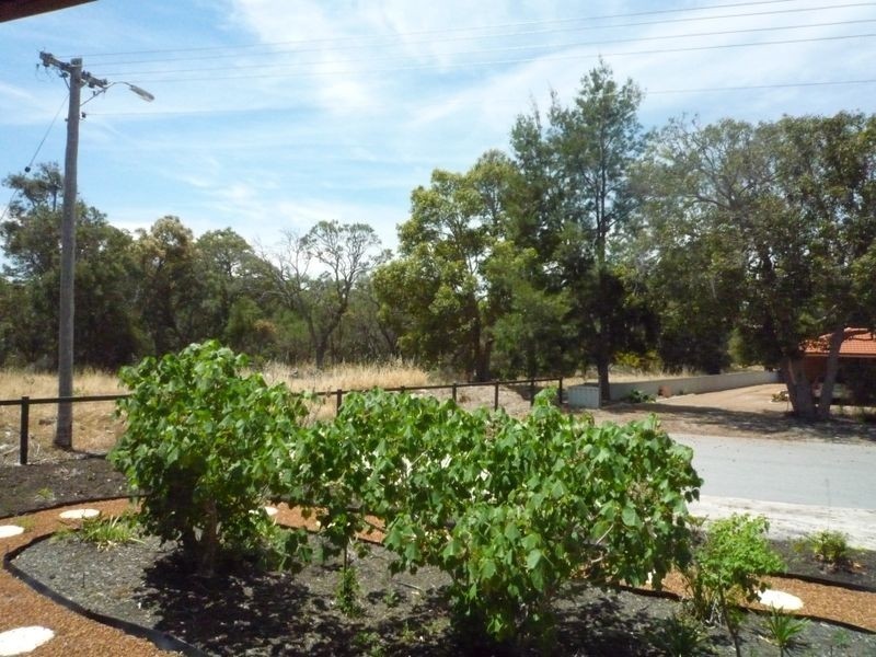 12 Jarrah Street, Coodanup WA 6210