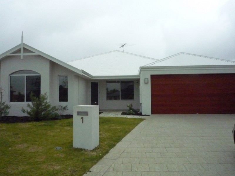 1 Dichondra Pass, Halls Head WA 6210