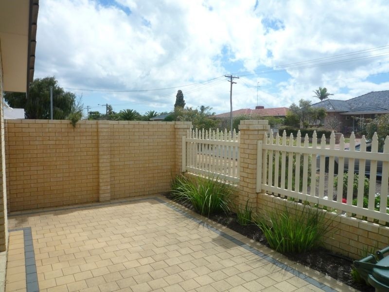 2/71 Gibson Street, Mandurah WA 6210