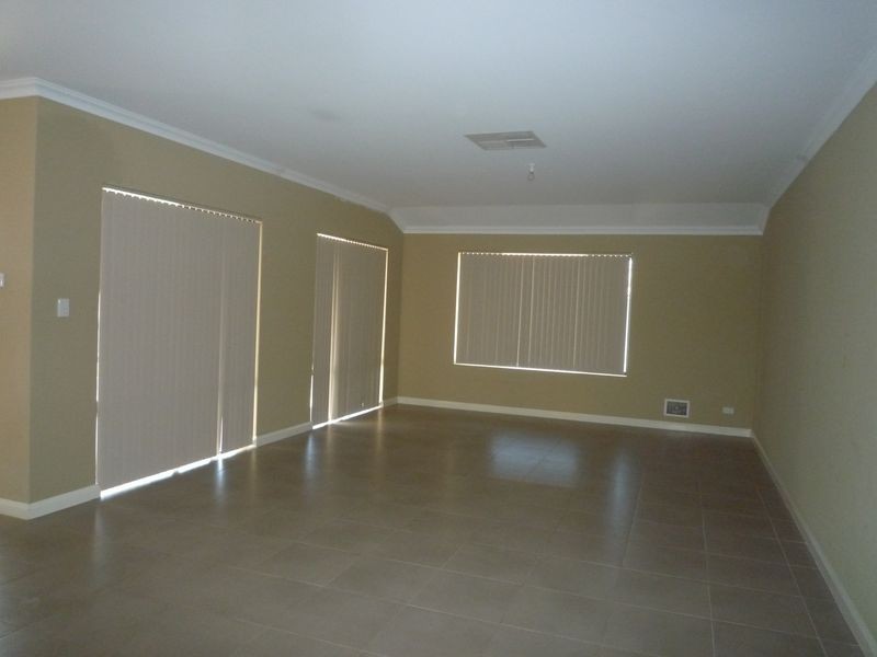 27 Pimento Circle, Port Kennedy WA 6172