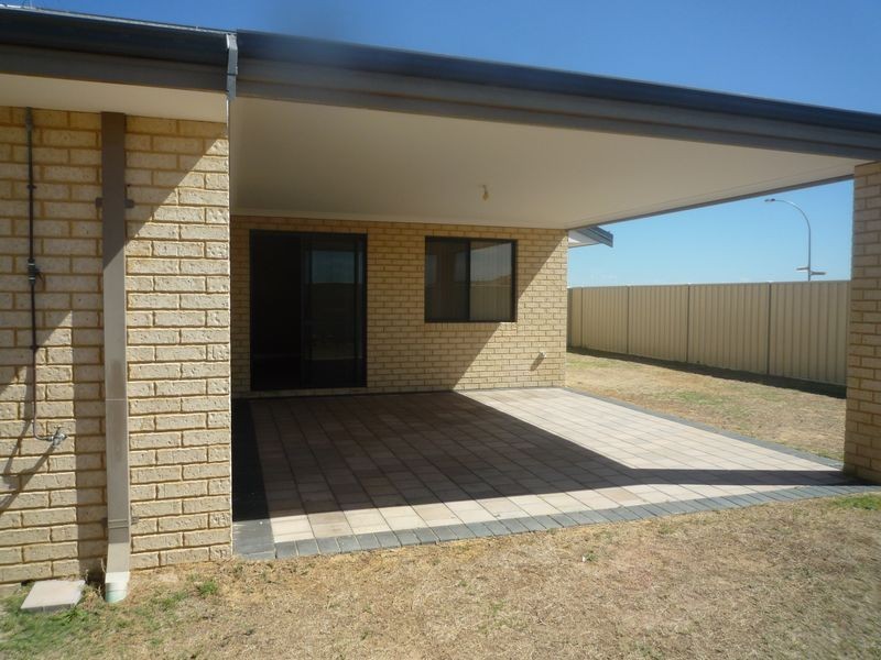 27 Pimento Circle, Port Kennedy WA 6172