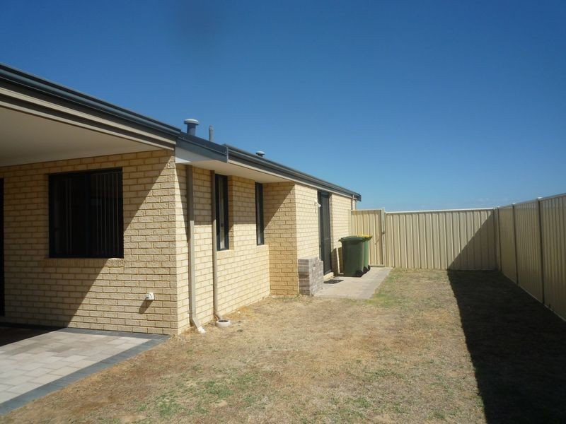 27 Pimento Circle, Port Kennedy WA 6172