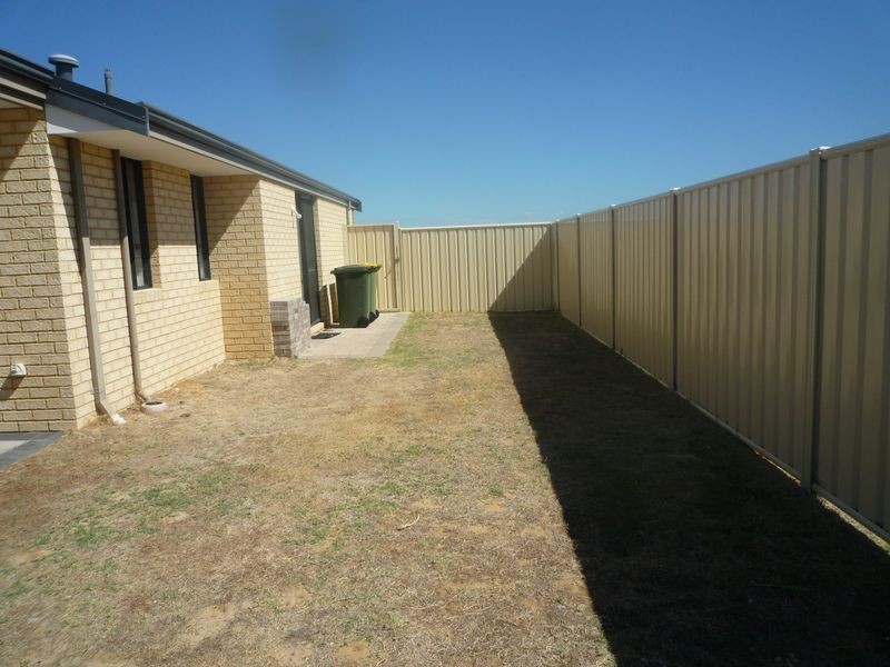 27 Pimento Circle, Port Kennedy WA 6172