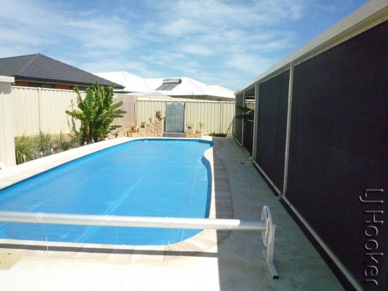 8 Burrill Rest, Lakelands WA 6180