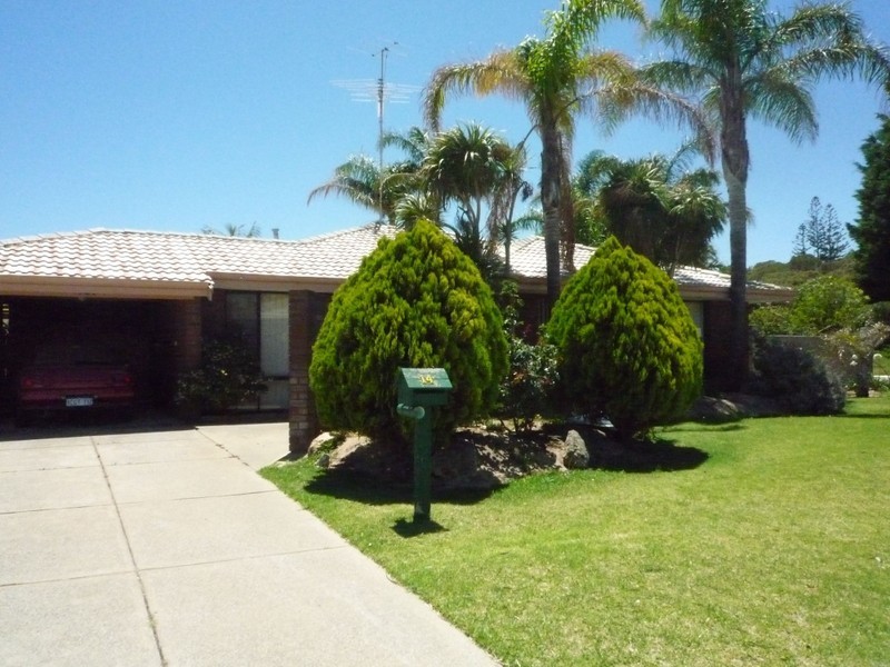14 Portmarock Cir, Halls Head WA 6210