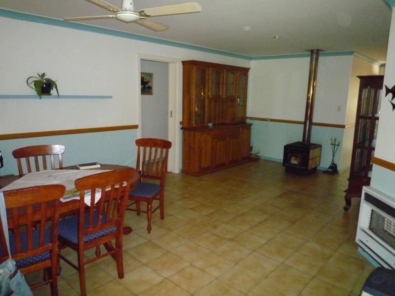 14 Portmarock Cir, Halls Head WA 6210