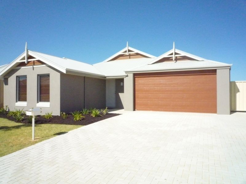 4 Tandure Heights, Lakelands WA 6180
