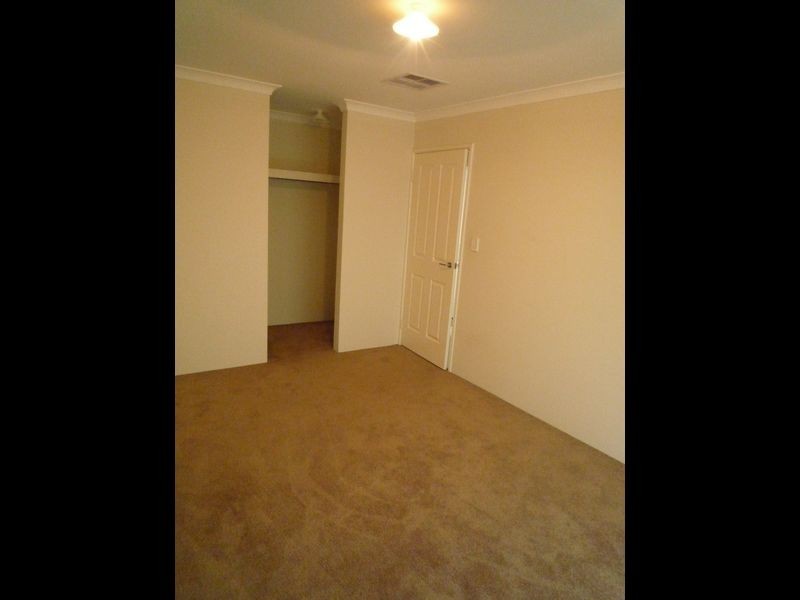 4 Tandure Heights, Lakelands WA 6180